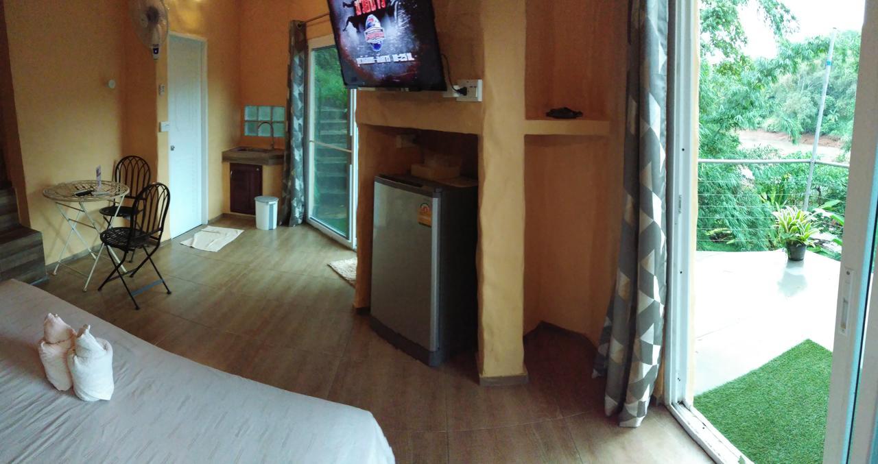 Baandin Chiewlarn Hotell Ban Tha Khun Exteriör bild