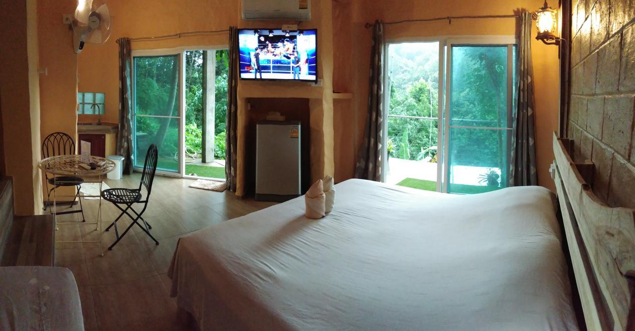 Baandin Chiewlarn Hotell Ban Tha Khun Exteriör bild